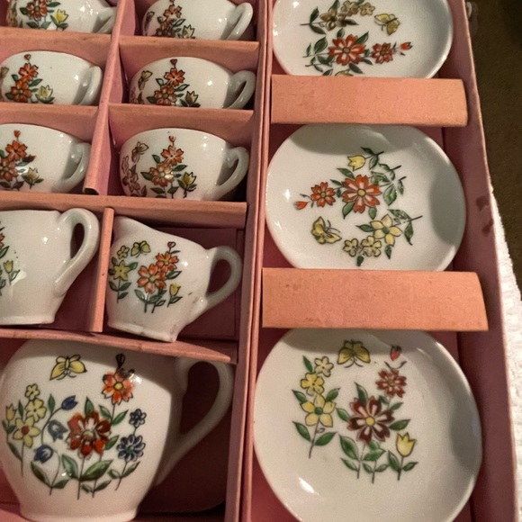 Vintage Toy Tea Set 17 Pieces Original Box Floral Butterfly Japan Child Set - Picture 9 of 12